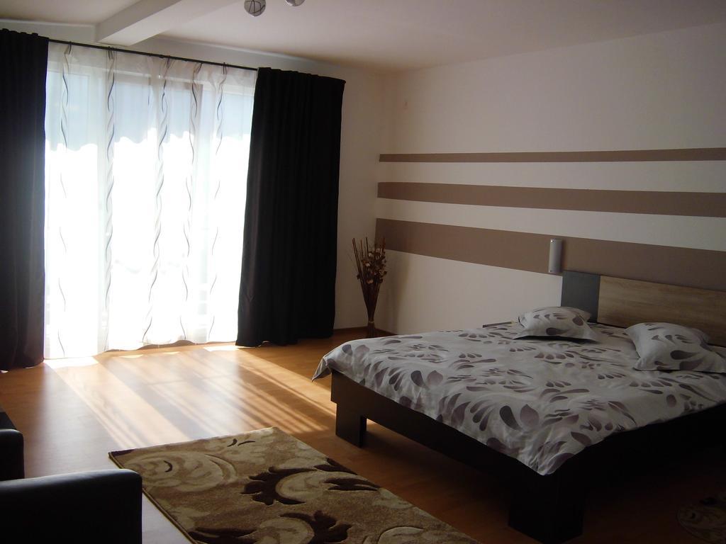 Casa Verde Orşova Esterno foto